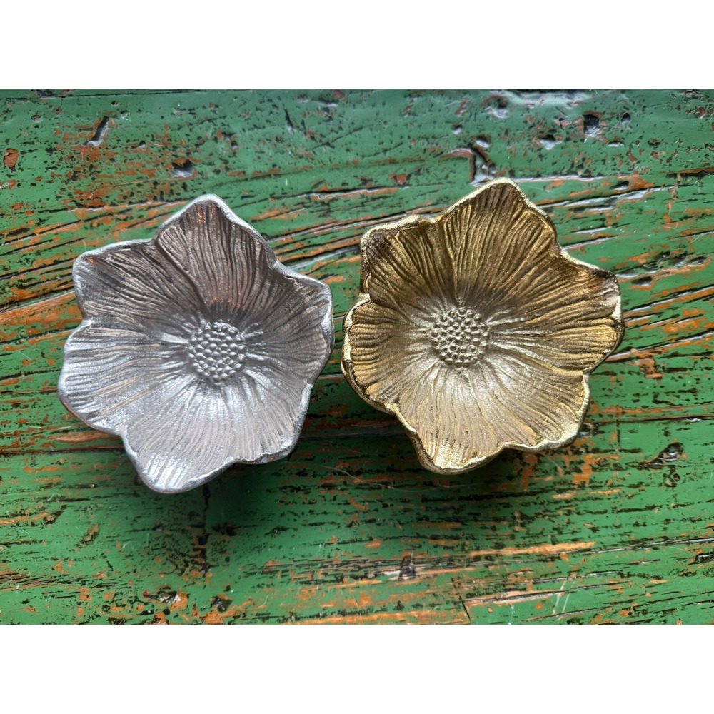 Pier 1 Imports Floral Shaped Trinket Candy‎ Dish Gold & Silver